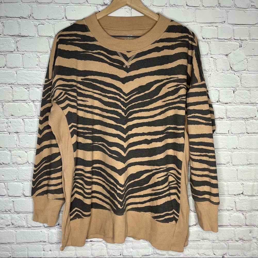 Aerie tiger crewneck sweatshirt